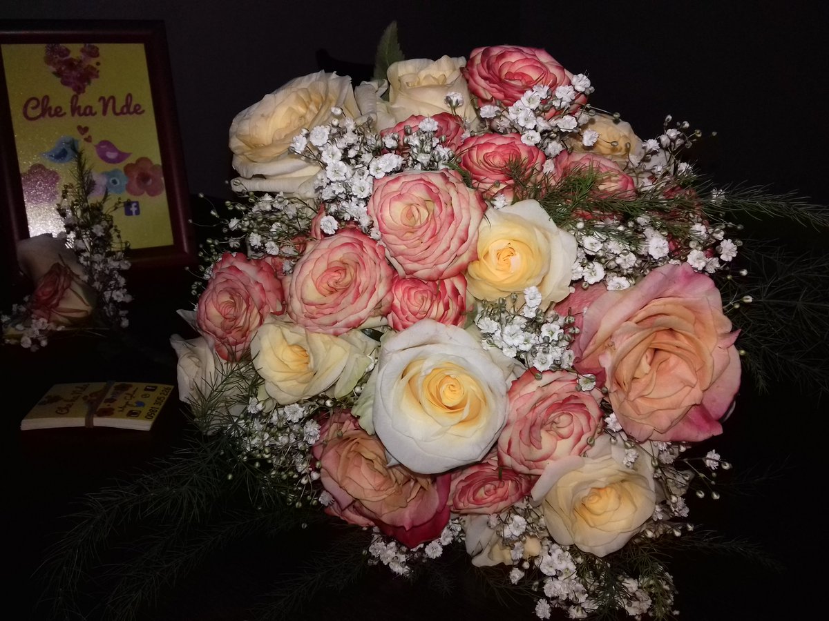CheyNde's tweet photo. Las #flores siempre encajan en cualquier lugar y espacio, es su naturaleza💐
Hacelo parte de tus momentos
#DeciloconFlores #Rohayhu #ilove💕 https://t.co/7SJdG4UvwH