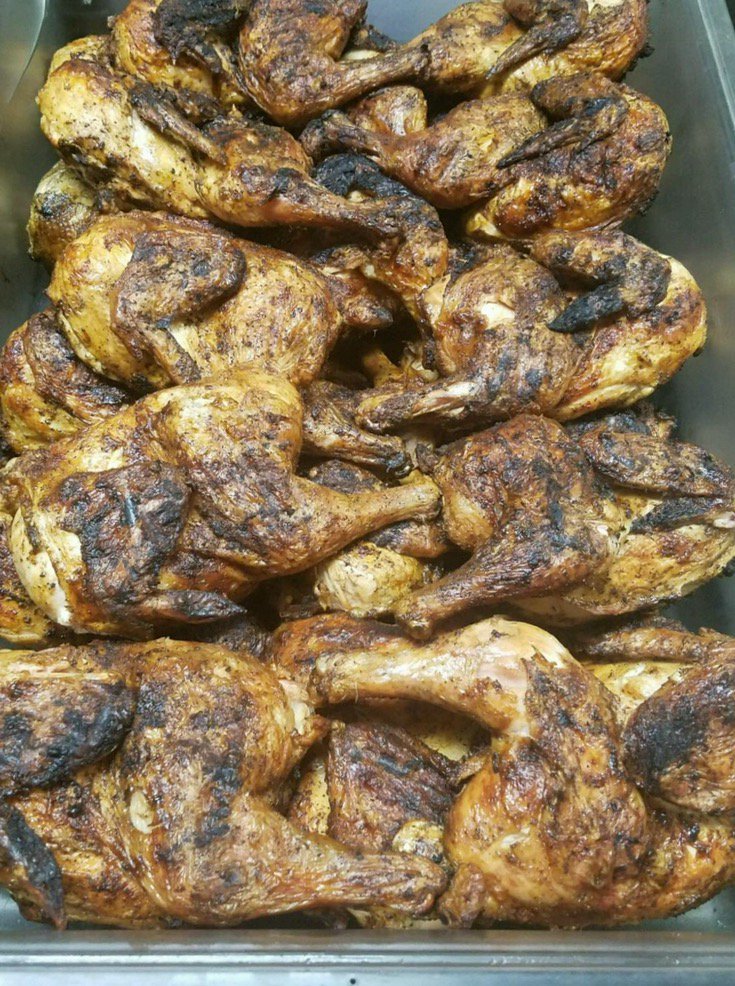 StayInTheLoopHB's tweet photo. Fresh Bucket of Grilled Chicken! #BBQlicious #honeybearsbbq #stayintheloophb #BBQsauce #mmmMMMgood #downtownphoenix https://t.co/nwzh9lYRan
