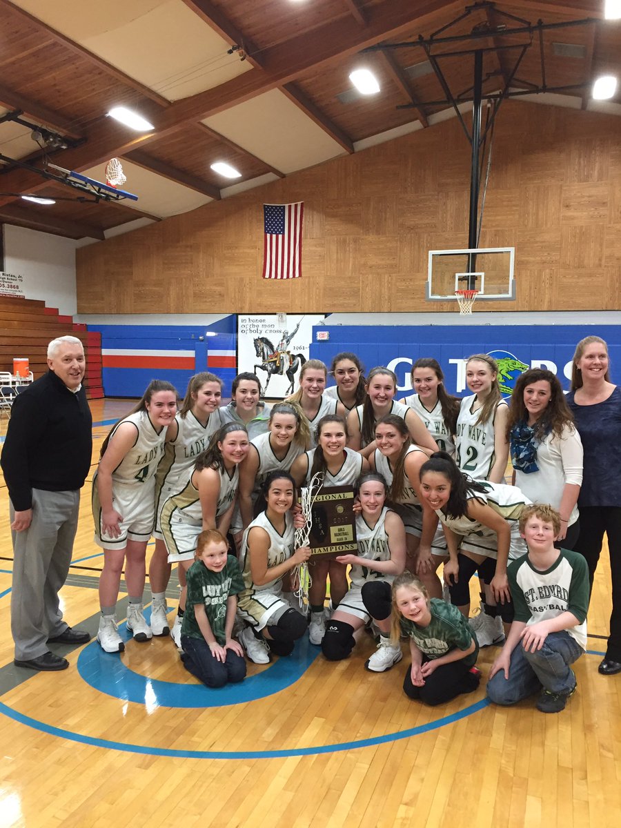 greenmachinee's tweet photo. 🏆LadyWave Regional Champs🏆 https://t.co/tQnwrzFw84