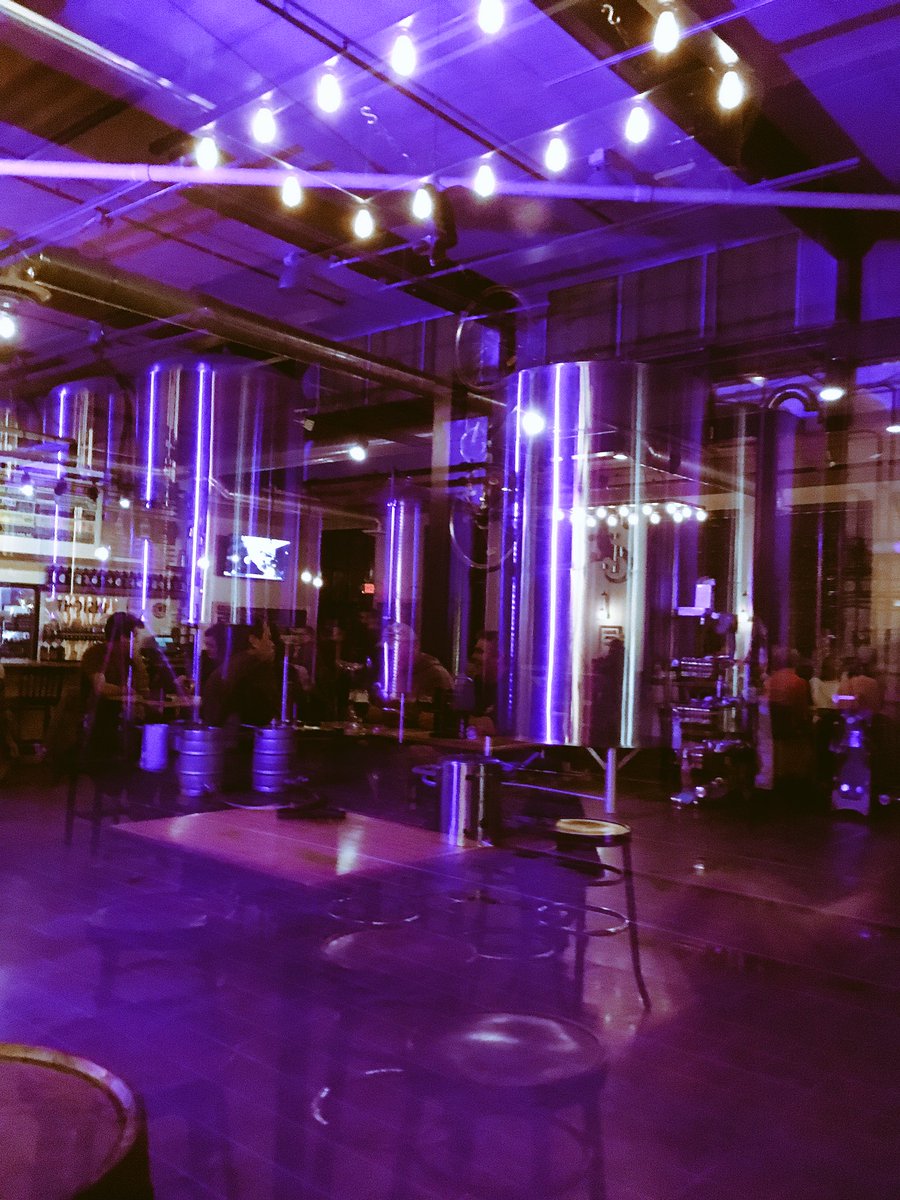 ArtfullyKendra's tweet photo. Great night at @InsightBrewing with @StacyHollmann and #GetKit and #TheLadyCave. Beer & crafting! https://t.co/kckauVGCEs