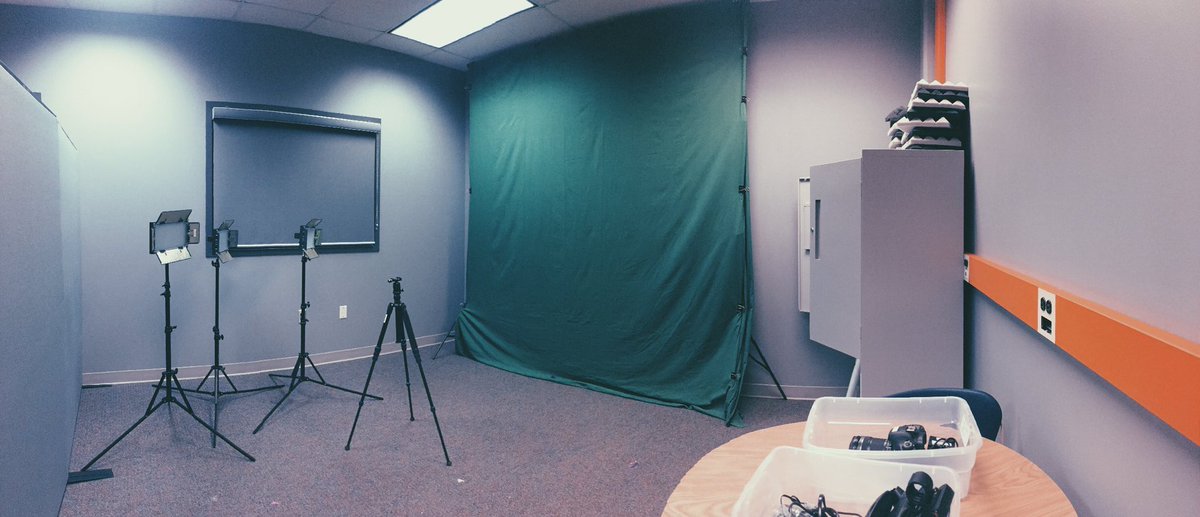 emjarnott's tweet image. The new exploratory digital media lab at the NOTL campus will be so beneficial to all students 👾 #ncmicr1640 #technologybless