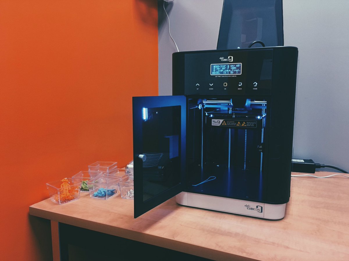 emjarnott's tweet image. The new exploratory digital media lab at the NOTL campus will be so beneficial to all students 👾 #ncmicr1640 #technologybless