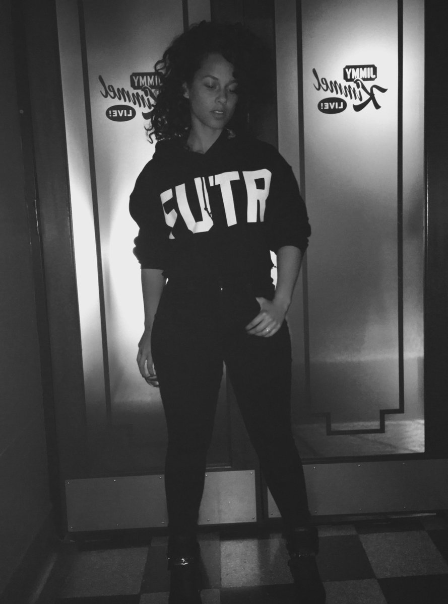 aliciakeys's tweet photo. TONIGHT! Can’t wait to 🎤 for y’all on @JimmyKimmelLive! What song off my album HERE do you think I’ll perform? 😉 11:35pm on ABC https://t.co/wQtZdv80sj