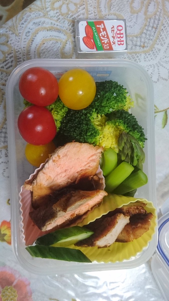Ozu_pon's tweet photo. 昼ごはん

ブロッコリーがいいらしい https://t.co/kLtibrMlrX