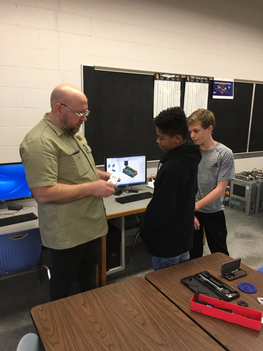 SouthernAMiddle's tweet photo. 8th gr students had a great time exploring @AlamanceCC. #collegeandcareerready #samstigerpride https://t.co/Z6ZiP9fpDH