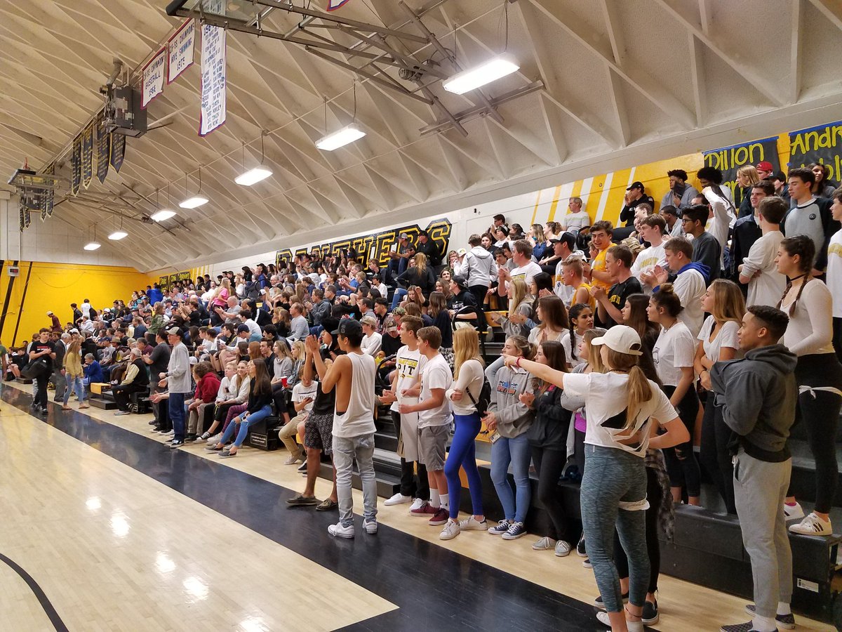quellave's tweet photo. Great crowd out tonight to watch NPHS vs TOHS. Go Panthers!

#seniornight
#pantherpride 

@NPHSAthletic 
@NPpantherpit https://t.co/OOVLyjaDCa