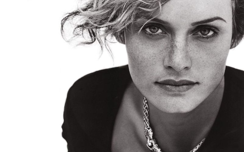  in 1974, model and actress Amber Valletta was born in Phoenix.  Happy birthday! 