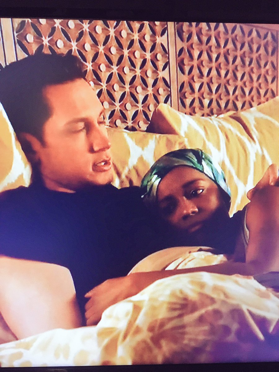 ajanaomi_king's tweet image. Relationship goal unlocked...Michaela in a head scarf...BOOM!!!
...when you know it's getting real #HTGAWM