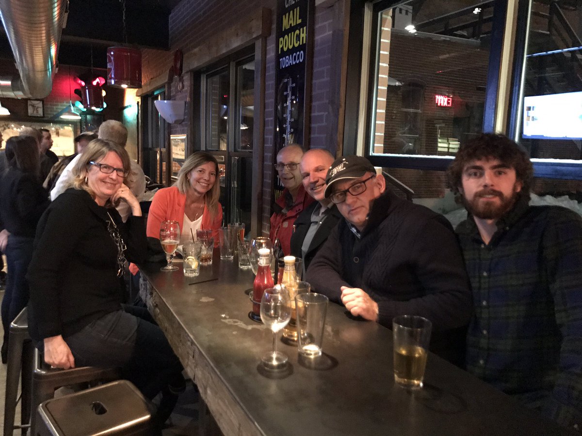 hhhba_events's tweet photo. We've started early here in #evl with @MayorofWestGalt @RBCPaulKeizer @bamblecorp #skitrip2017 https://t.co/W8y1Ah5Pif