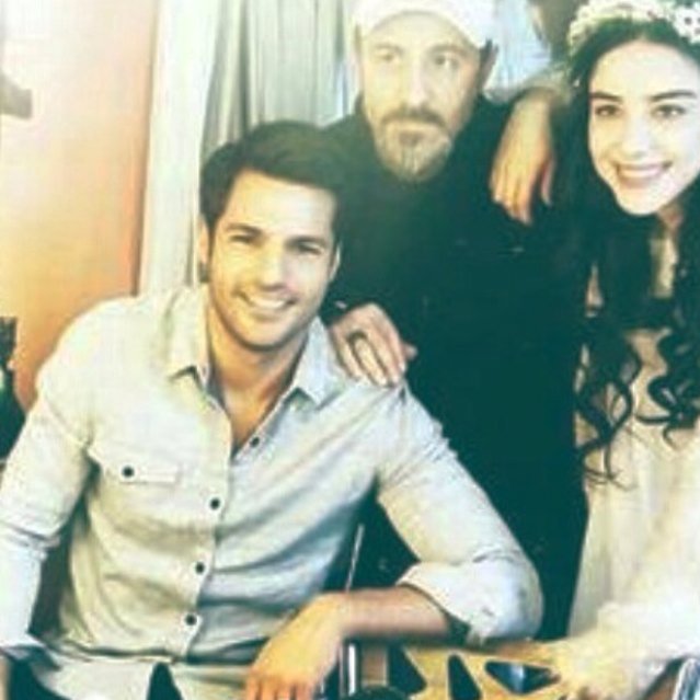 faarheza_laa's tweet photo. 😘😘😘 @SerkanCayoglu @ozgecangurel 😍😍😍 https://t.co/e8YsC5m024
