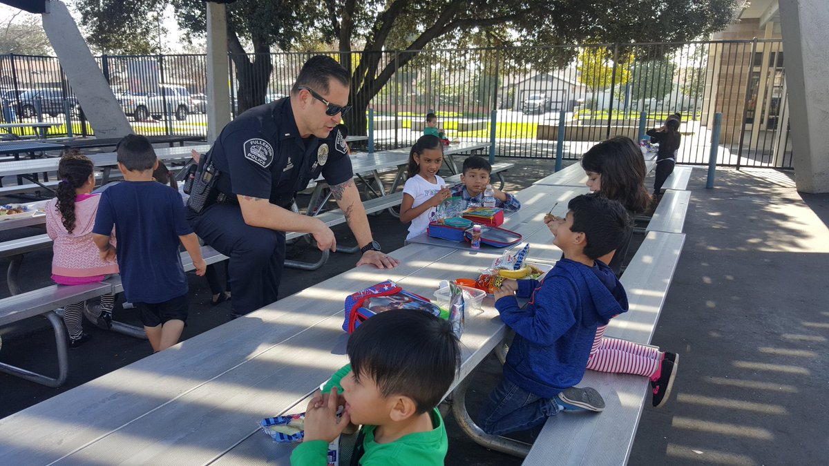 rwolf1221's tweet photo. Thank you Officer Olivares for checking in on our Wildcats @FPDPIO #weloveourpd https://t.co/V7KSi9HIkl