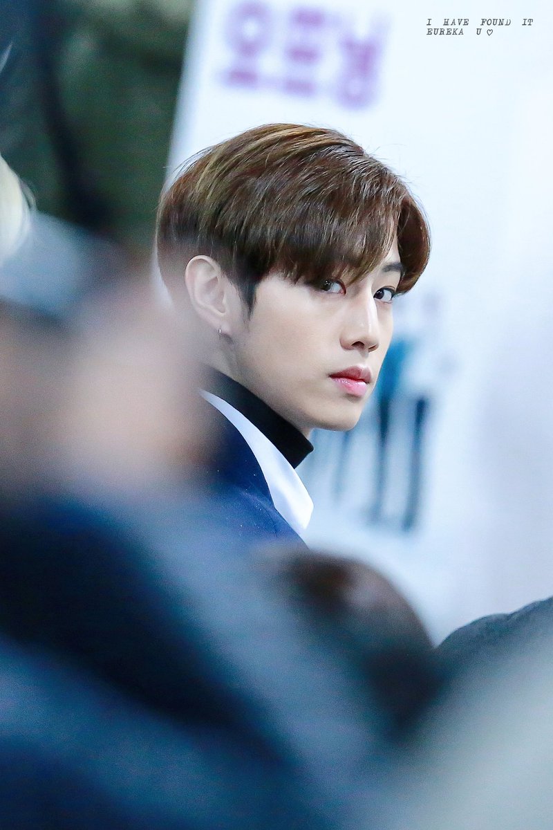 seraphmt93's tweet photo. รอบข้างมันเบลอ แต่เธอโคตรชัดเจน ❤ #MarkBam https://t.co/S3myMmZWos