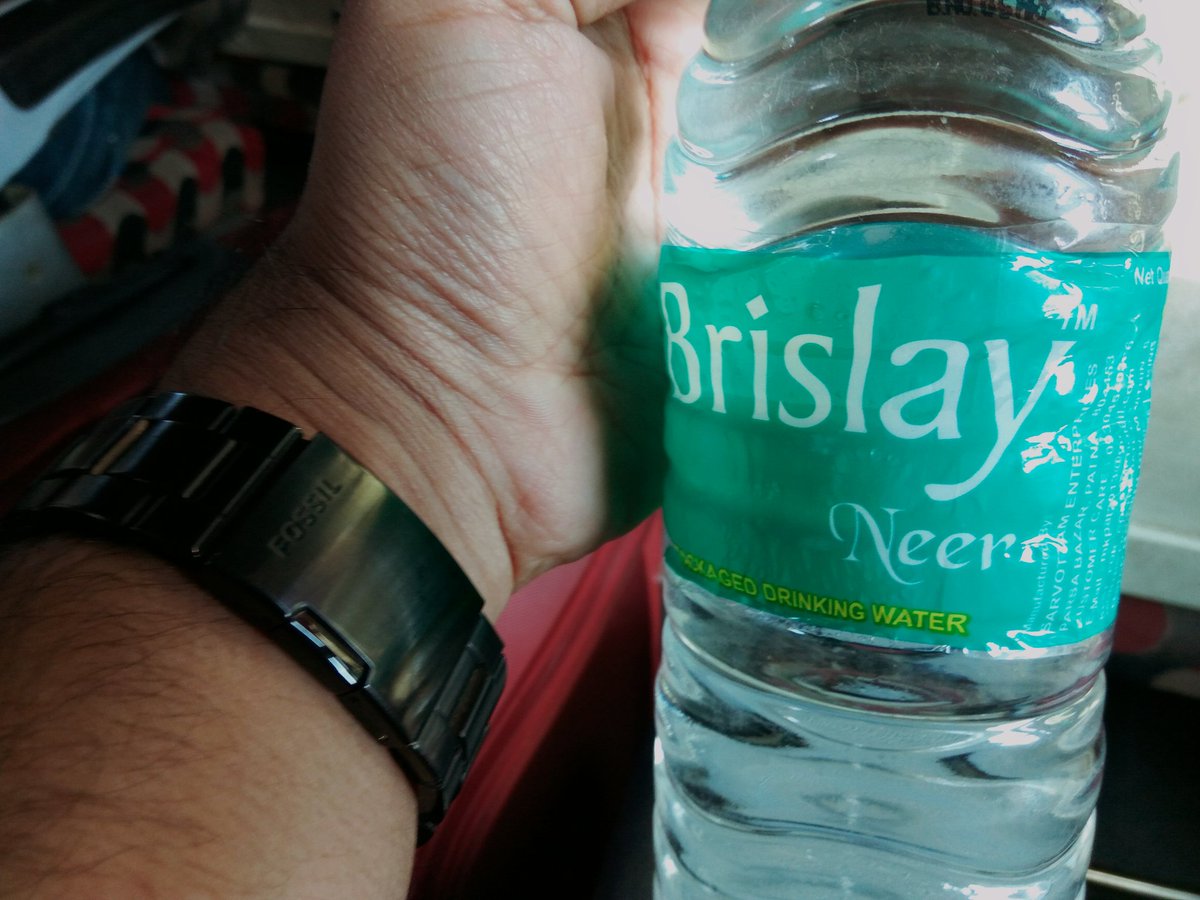 DarrKeAage's tweet photo. Bihar's special triple purified mineral water.
Bisleri + Kinley + Rail neer = Brislay Neer. 😍😍 https://t.co/gWcKvLed2J