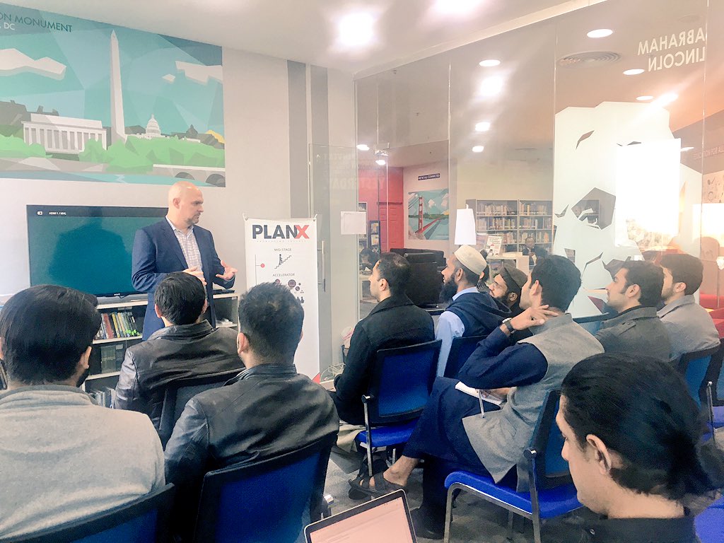 PlanX_PITB's tweet photo. We've kickstarted our #PowerofNegotiation session with @ericbmaddox at @PlanX_PITB! Eric tellsnus about his #military background https://t.co/tM0cmORTlJ