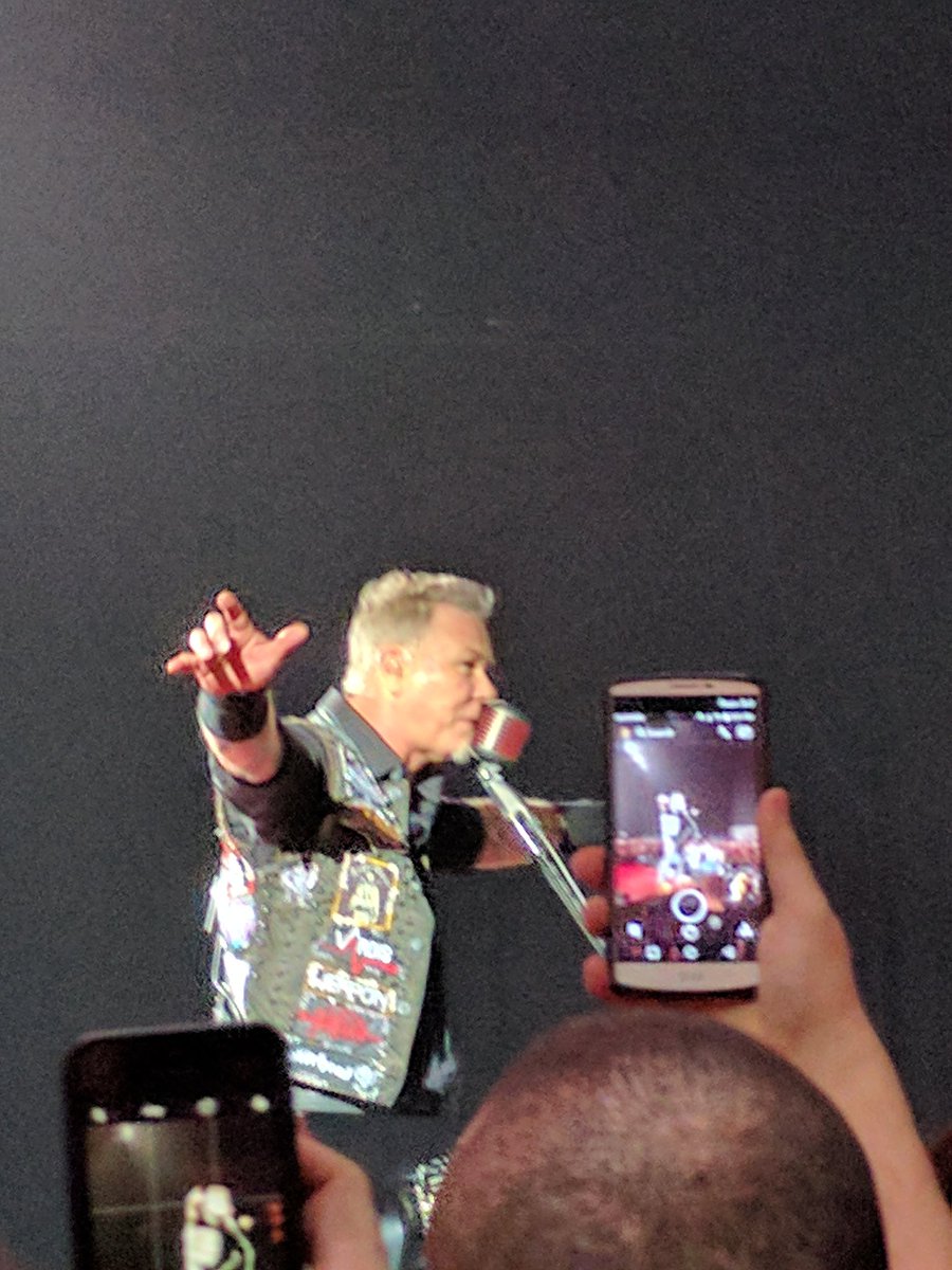 Eden0032's tweet photo. #Metallica Live in Copenhagen. #MetInCPH4 https://t.co/d2EQVXIXjF