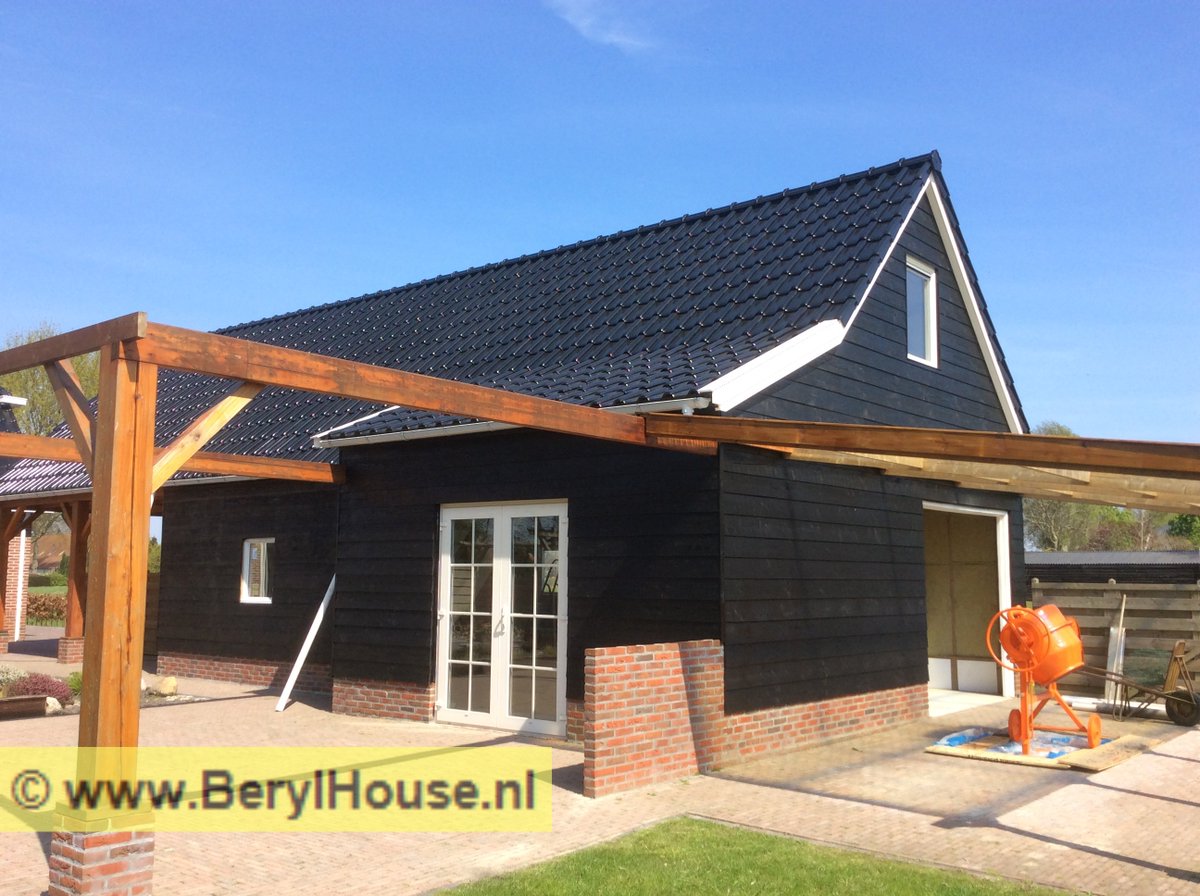 Mooi resultaat met <a href="/RobenNederland/">Röben Nederland</a> <a href="/RoebenKlinker/">Röben Tonbaustoffe</a> dakpannen