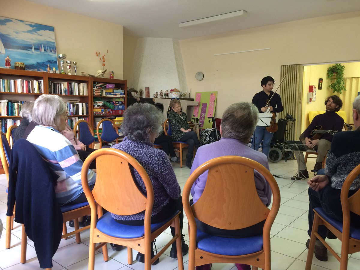 bene_dechoulot's tweet photo. #HorsSaisonMusicale au Foyer-Logement de Pouilly sur Loire avec #NicolasLestoquoy et #LiKungKuo. On a chanté ! https://t.co/81H8kz9GnW