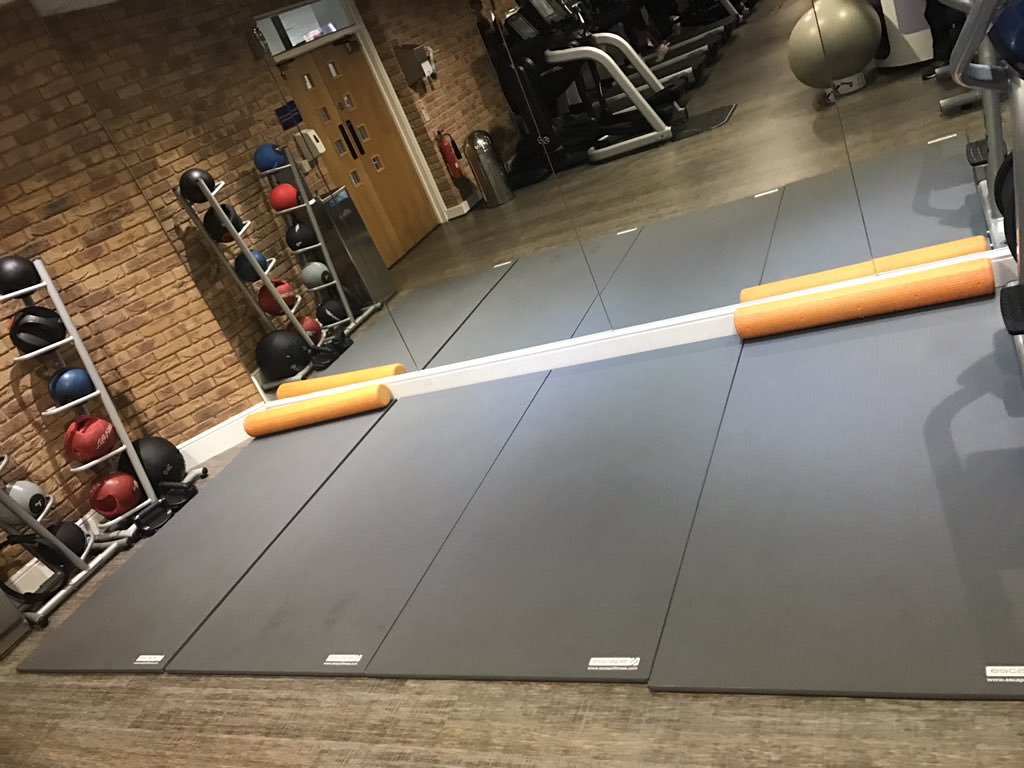 TheChaseHealth's tweet photo. @HelenGoff @activetherapy1 What a difference 5mins makes!!!! 😉😉 https://t.co/58XinZ3WOf