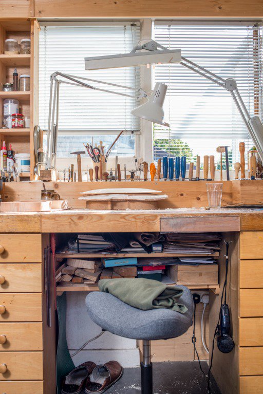 FlorianLeonhard's tweet photo. The #violin workshop. This is where all the creativity happens! #workshop #newmaking https://t.co/0HYsBolmdg