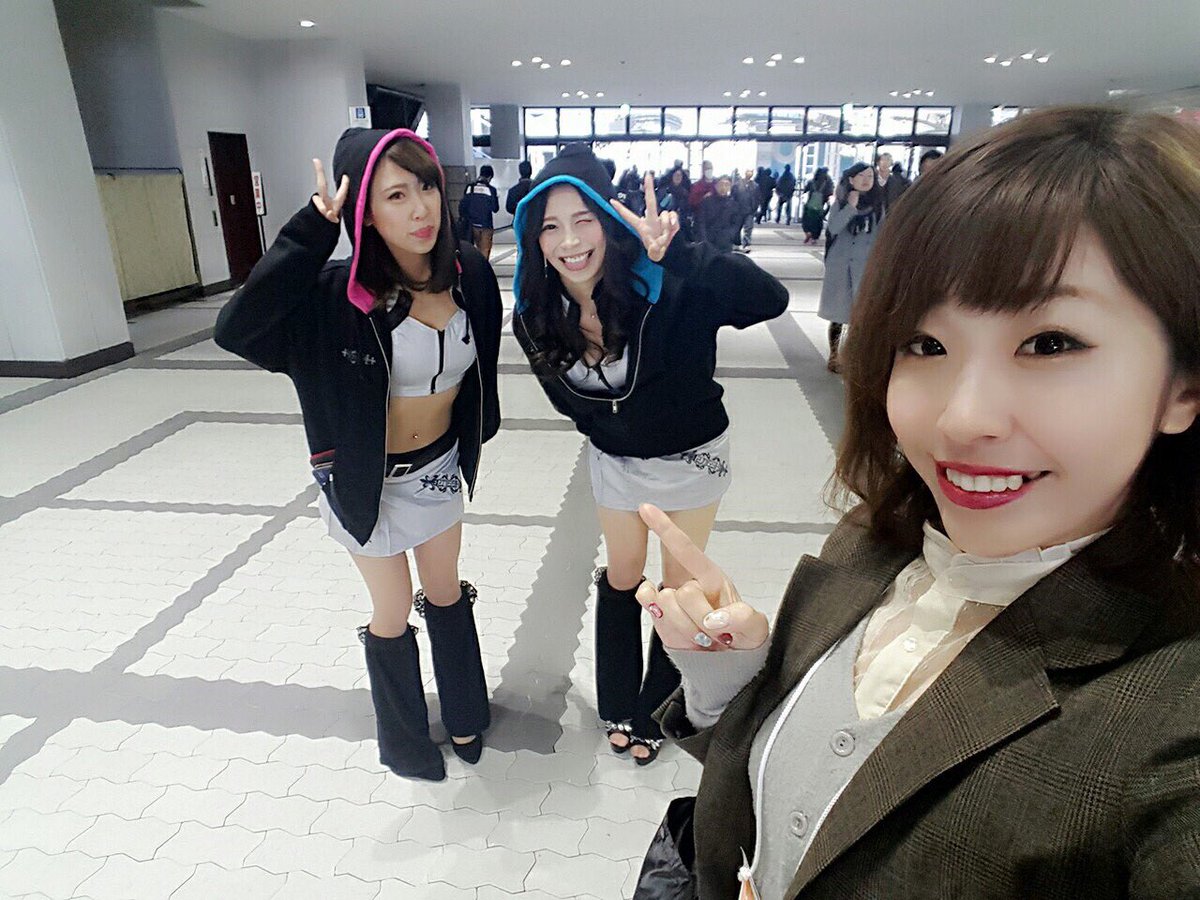 立花 さとみ Twitterren オートメッセ1日目無事終了 本当に楽しぃ1日でした 会いに来てくれた方ぁりがと 明日のスケジュールゎ朝に更新 Twitter ブログ要チェック 立花さとみ 大阪オートメッセ モーターショー インテックス大阪 ハイエース 車