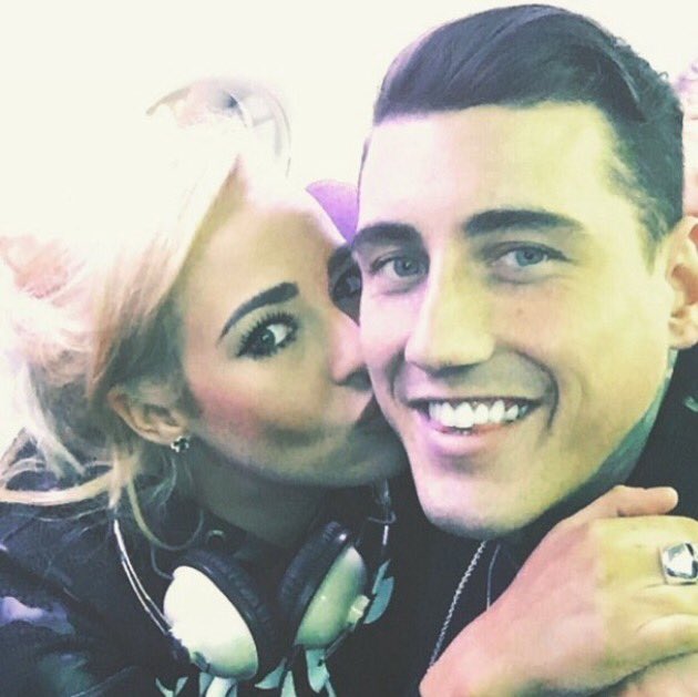 Stephdavis1000's tweet photo. With Jeremy ❤😍😍 https://t.co/5vuJMc1TdF