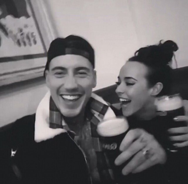 Stephdavis1000's tweet photo. With Jeremy ❤😍😍 https://t.co/5vuJMc1TdF