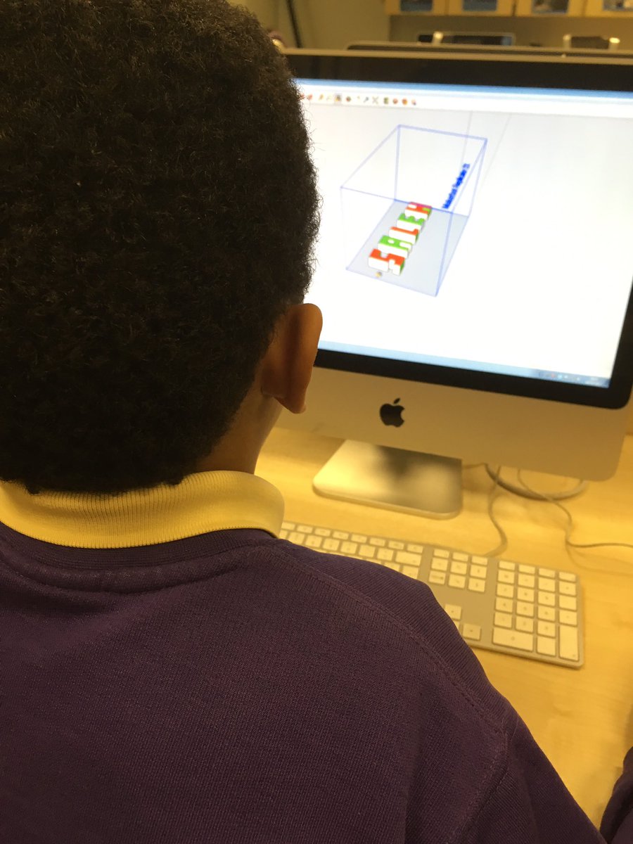 Mr_Tr1g's tweet photo. Year 6 @KingsleyLpool are working on the basics of designing in 3D #3Dprinting https://t.co/pzZhnJ7cGm