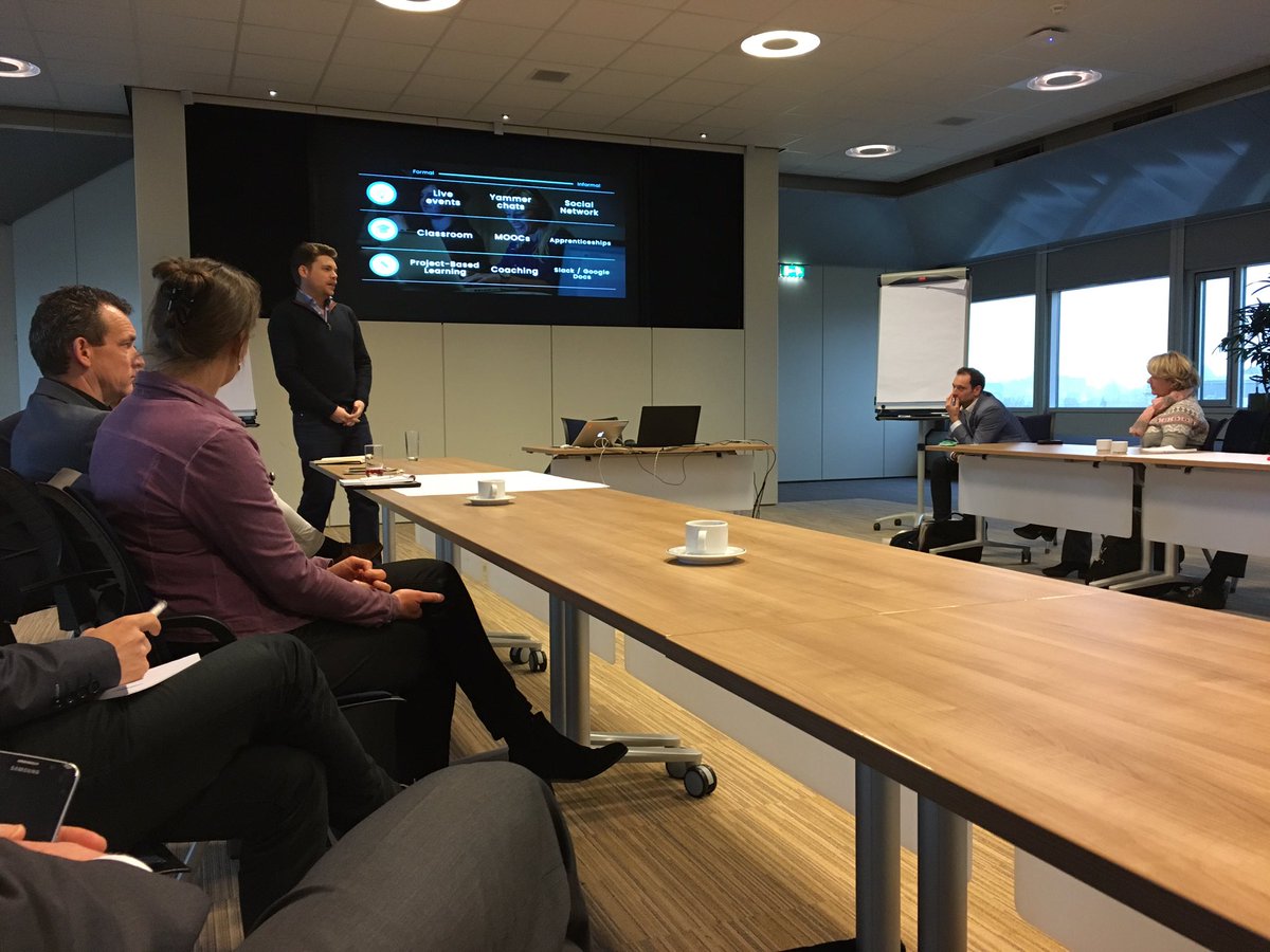 WecademyNL's tweet photo. Aanwezig bij Meeting More Minds van @MOOCFactory over eco leersystemen. Interessante bijdrage van @bbetts https://t.co/FceNT7JjoO