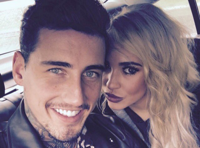 Stephdavis1000's tweet photo. More of me &amp; Jeremy 💋💋 https://t.co/0py321HIEJ