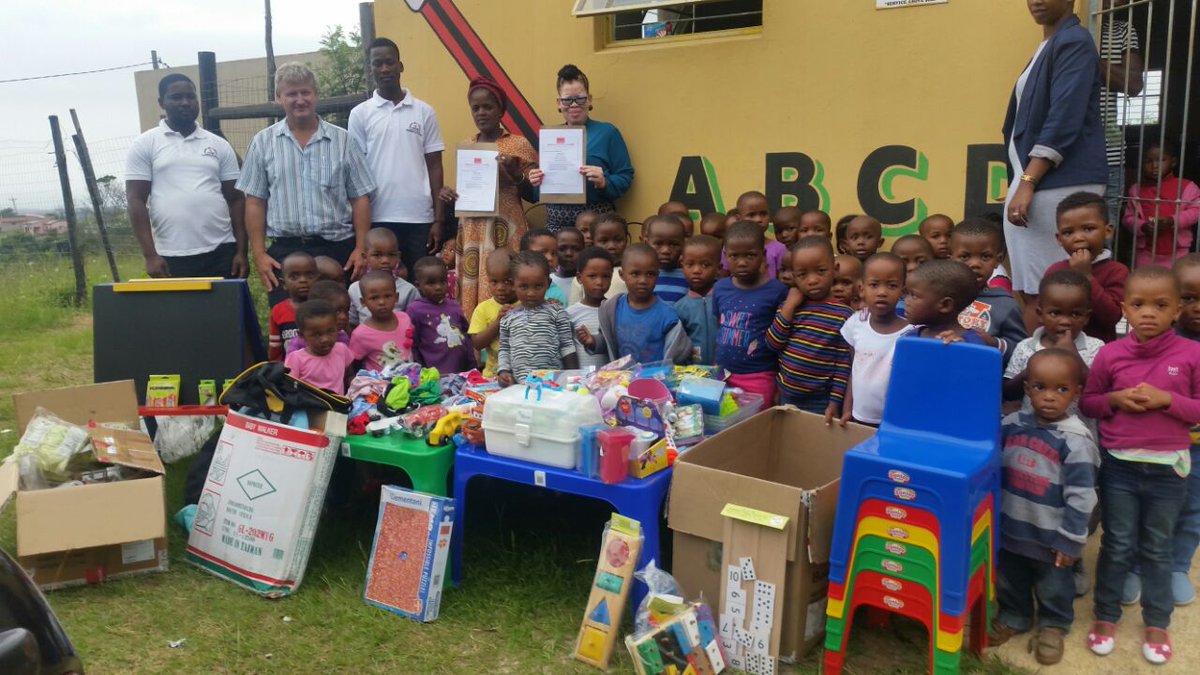 Mel_lilo1's tweet photo. @RHDHV_SA Just a glimpse of what we get up to in our KwaZulu-Natal Region #kzn #Msunduzi_Office #Ugu_Office. Enhancing Society Together https://t.co/NdHAbSMvGt