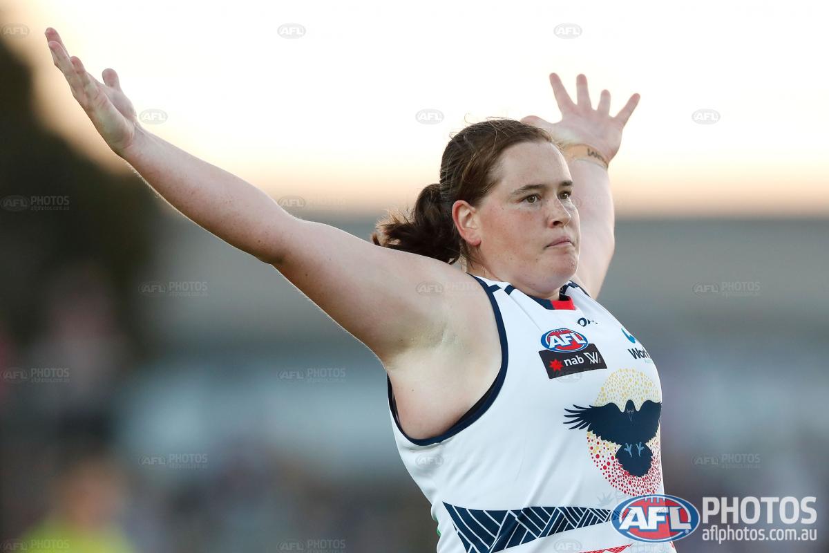 aflwomens's tweet image. FT: @Adelaide_FC 7.6 (48) defeat @BulldogsW 2.11 (23). Sarah Perkins snagged two goals! #AFLWDogsCrows