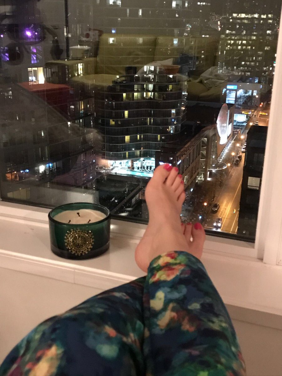 vika tweet media