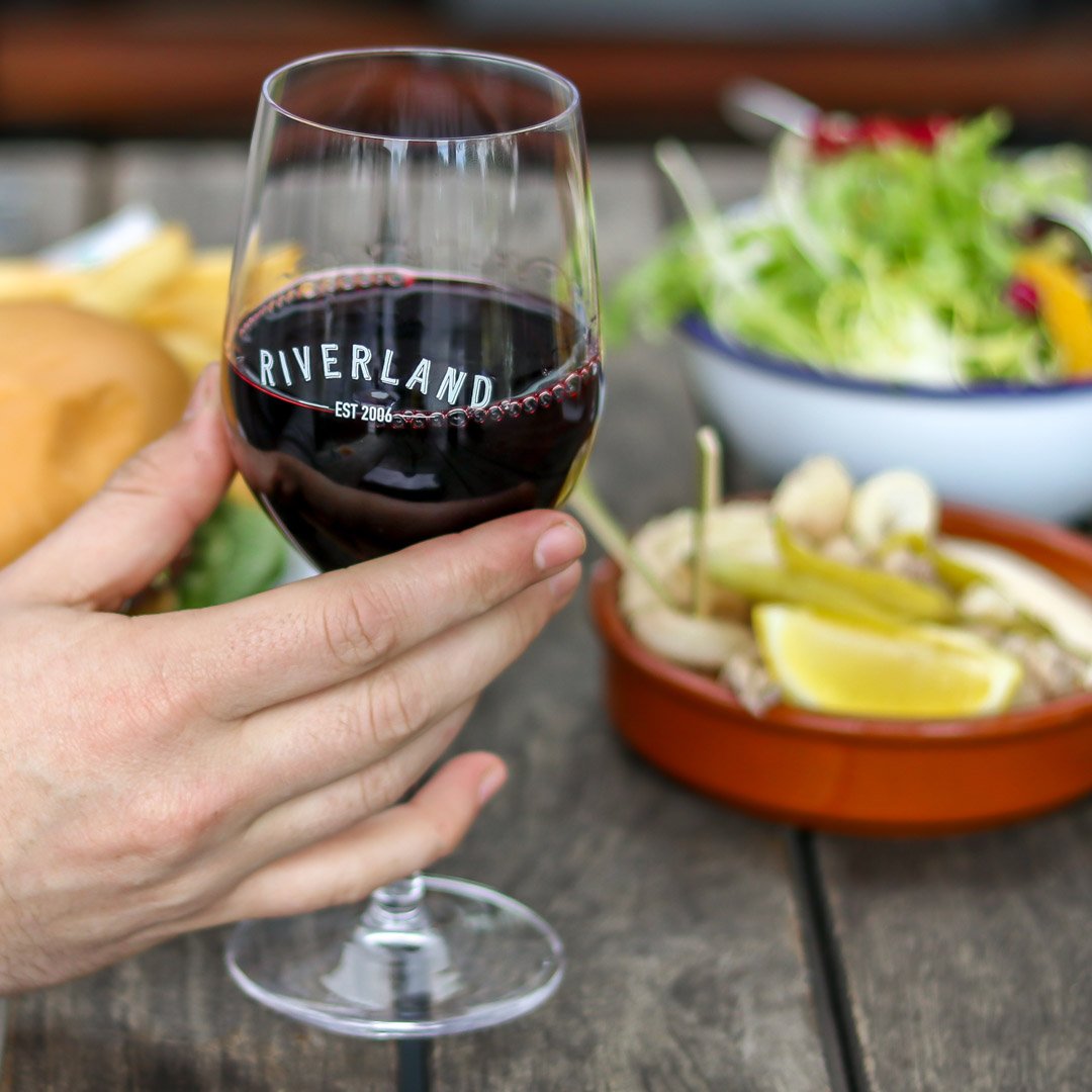 Riverlandbar's tweet photo. Time for some #afterworkies! #Wine + #Eats get your #Riverland on. 🤗👌 #Friyay https://t.co/mj2Xxfc7WF
