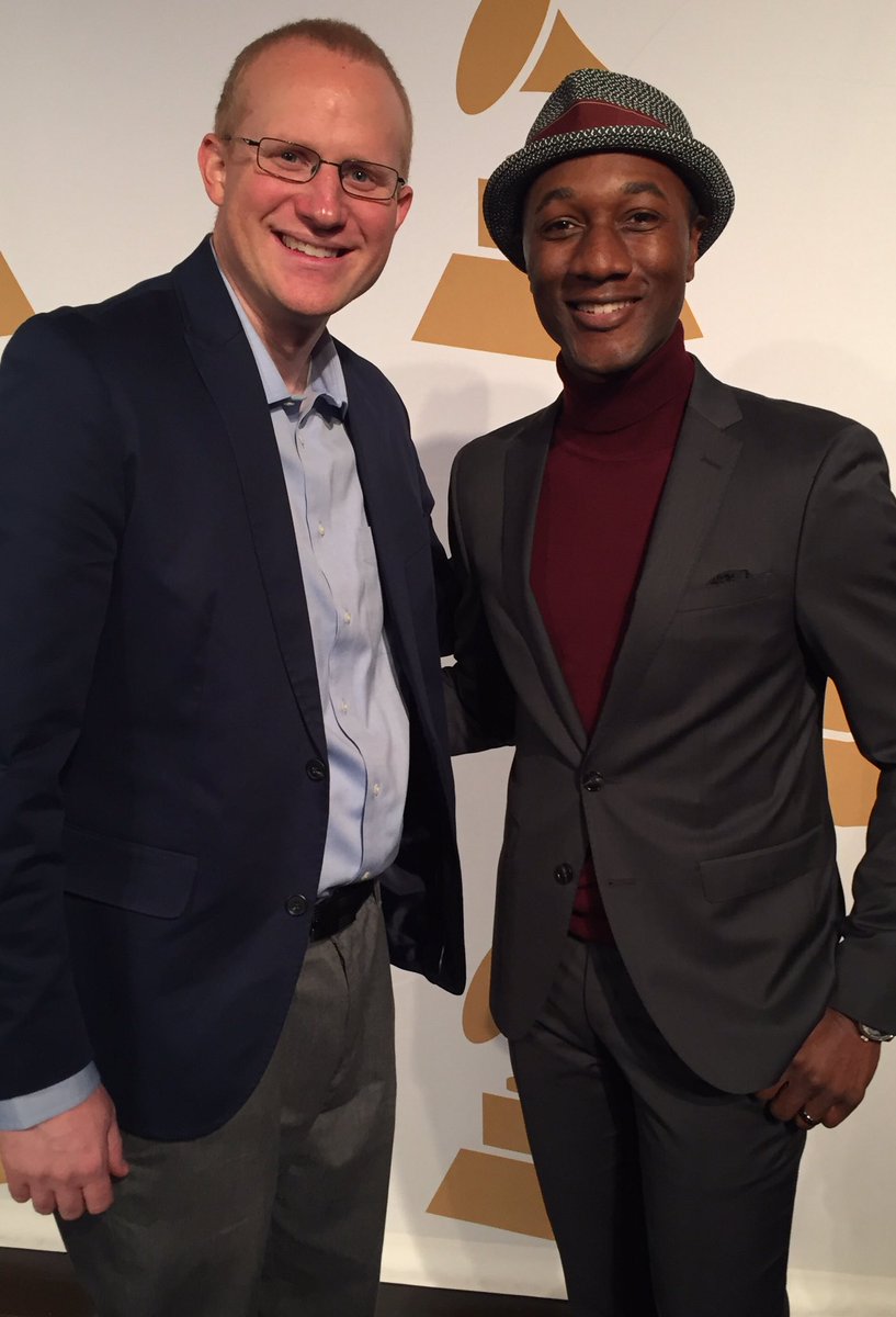 CentralHitsOFF's tweet photo. Découvrez @aloeblacc avec le gagnant du prix #GRAMMY Music Educator of the Year, Keith Hancock, au GRAMMY de ce soir dans le écoles Live! https://t.co/YzszVUsO0k