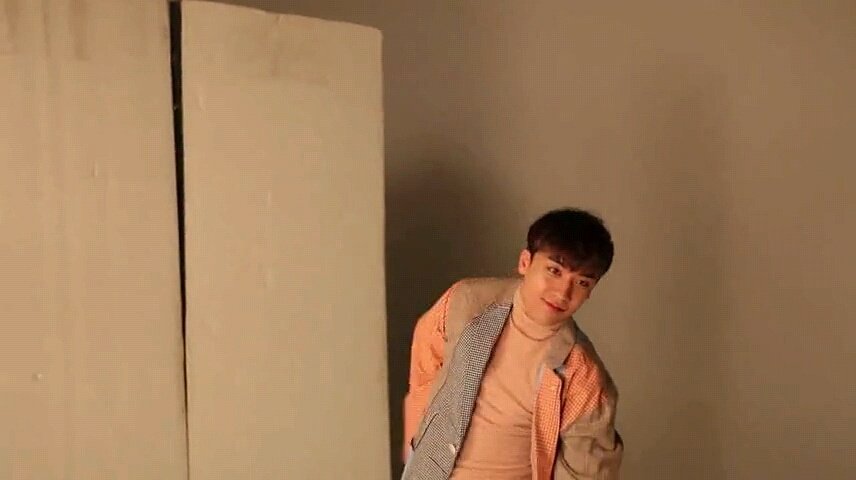 LinSoulhope's tweet photo. #Bigbang #Seungri #NongfuSpringTea https://t.co/x3IixZhC9N