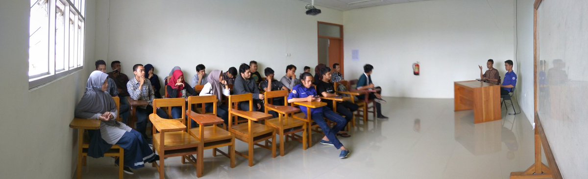 kslung1's tweet image. Mubes Kelompok Study Linux UNG.