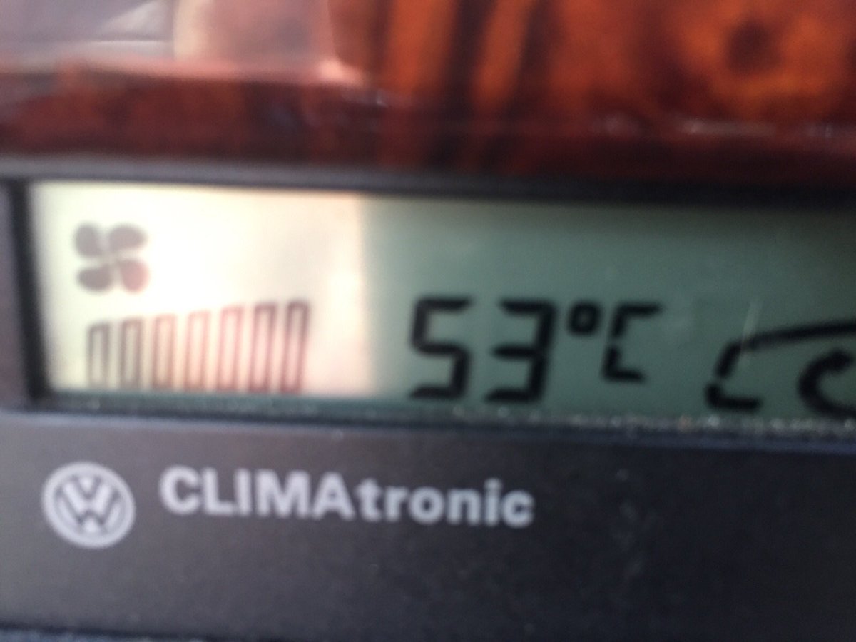 grantdenyer's tweet photo. ...and I raise you this. From Dad out at the family farm past Wagga. #heatwave #53C https://t.co/pB5F6jRBQH