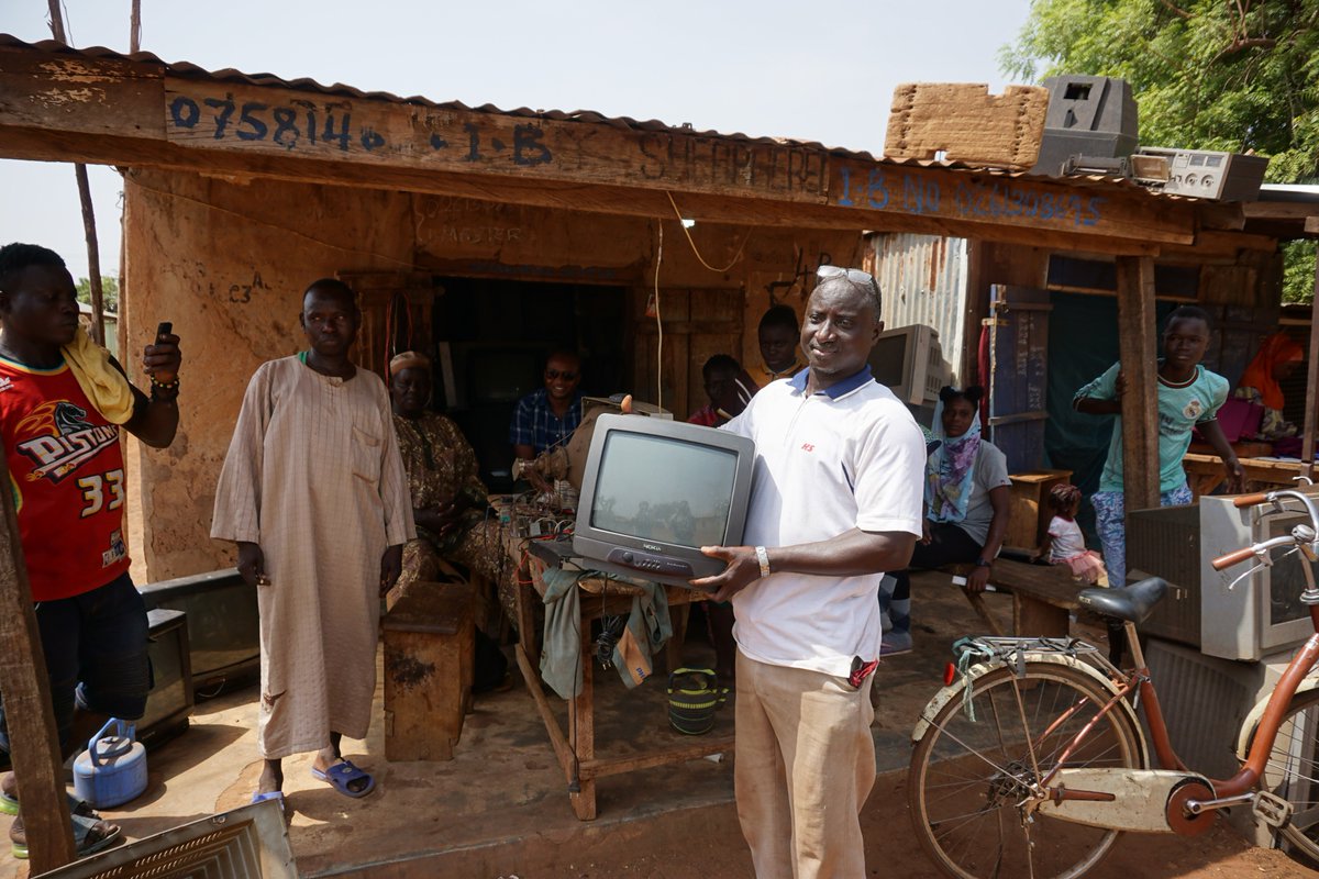 WR3A's tweet photo. #FixerFriday Alhassan has been repairing TVs in Savelugu Ghana since age 17 - 1984 (my 1st yr Cameroon), now trains 14 yr old apprentice https://t.co/mBSqQg9Nme