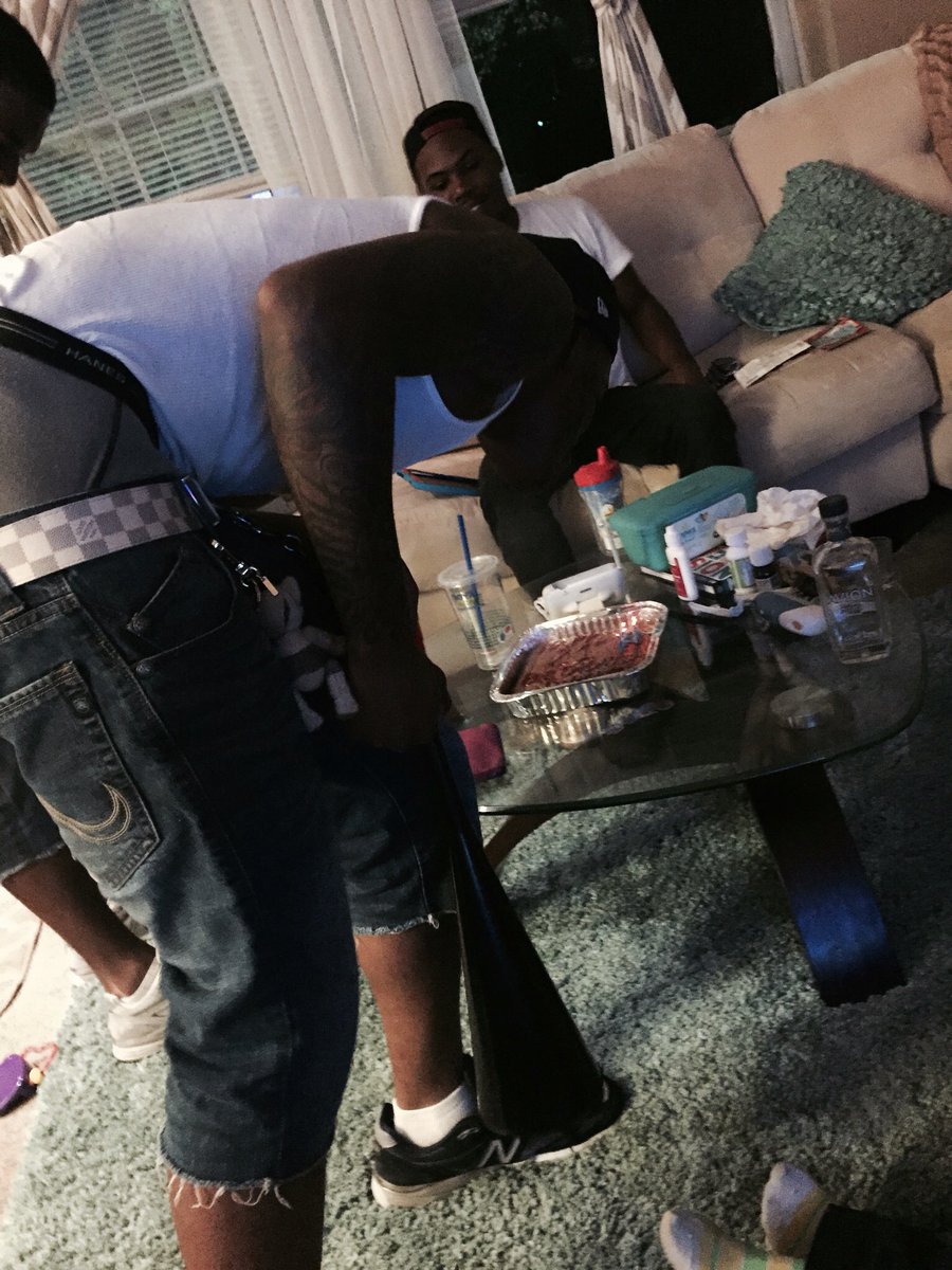 IANGH_'s tweet photo. Cake had us down bad brova 😂😂I love you Tae bro, really my family. We hurting bad down here but we gonna be good. Watch over us #flyhightae https://t.co/BcLyCI0AFQ