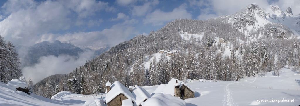 ciaspolenet's tweet photo. al rifugio #Crosta e non solo in val #Divedro, https://t.co/sz7oIjnfn3 @UncemPiemonte @piemonteparchi @CAITorino @torinoelealpi @vco24news https://t.co/UYOrw02MaY