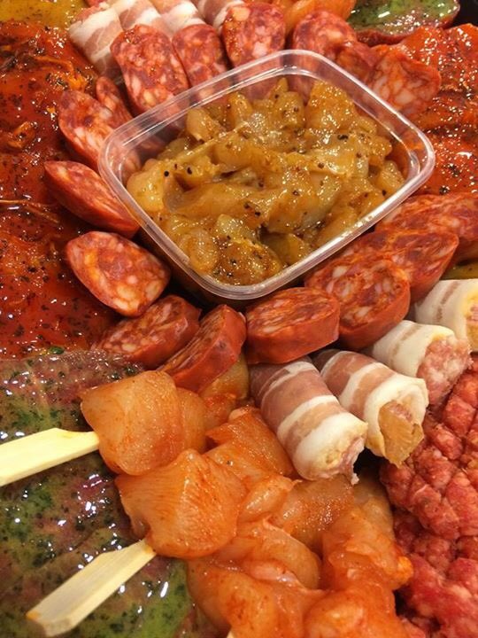 SlagerTonWinter's tweet photo. Gourmet schoteltjes ... ( €7,99 per persoon) 1 schotel is voor 4 personen ... 👍🍴🎉🍸
#UwEigenSlager #Ridderkerk https://t.co/DuuAbXd5ld