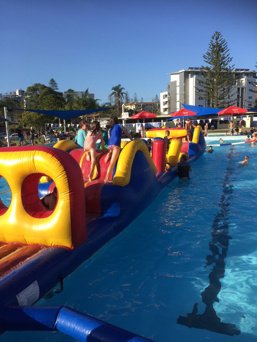 SPPS_PMQ's tweet image. All enjoying the pool party!