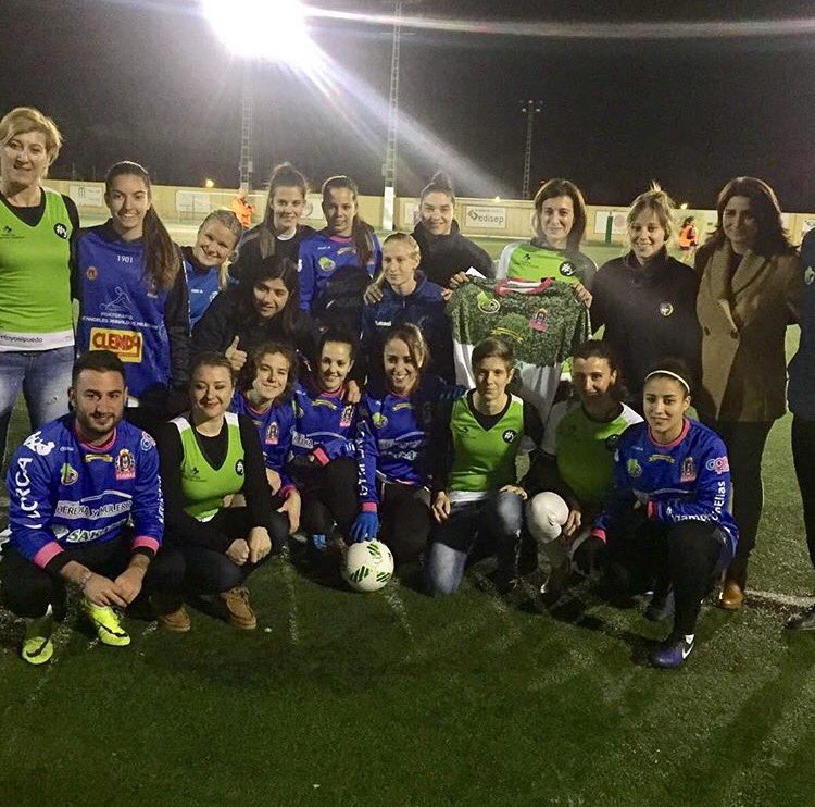 Gracias <a href="/LorcaFeminas/">BM Lorca Féminas</a> por apoyar a nuestras chicas en los 100km de los Alcázares a favor de @aema3 #laschicastambiencorren