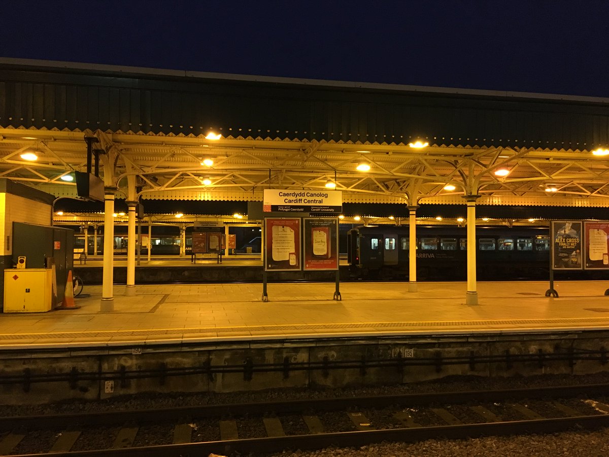 Drtmr's tweet photo. Early start for the @RCollEM 'Beyond Crowding & Sustainability' workshop - good programme. Pondering hashtag #RCEMBeyond @RCEMEvents https://t.co/mN2XFNhi7d