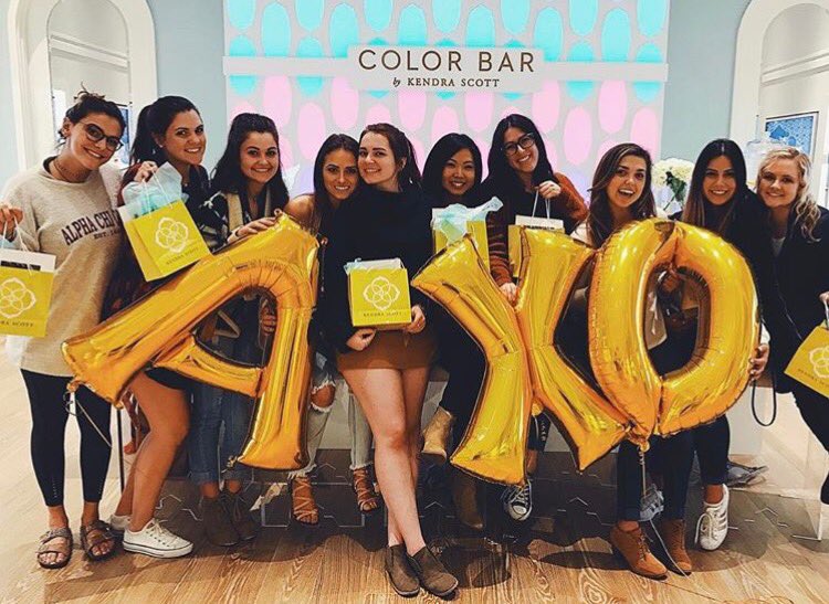 USDAXO's tweet photo. @KendraScott in San Diego spoiled our exec board tonight with some jewelry, cupcakes and quality bonding❤ Thank you Kendra Scott! https://t.co/gmnHDaJMuH