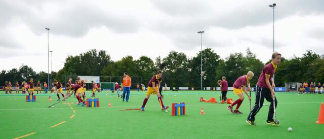 De HW Hockeyschool gaat vanaf 9 maart weer van start op verschillende verengingen in Nederland. Inschrijven: bit.ly/2kVV3uQ