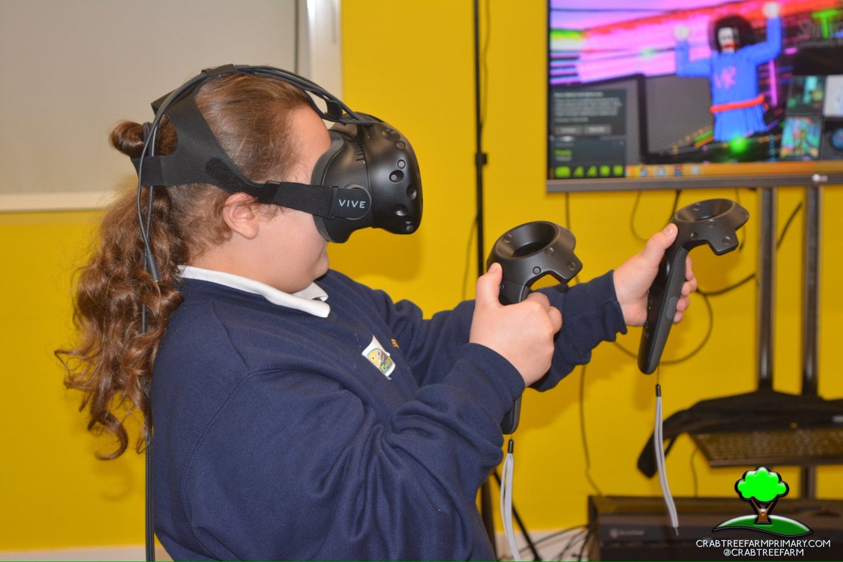 nearnow's tweet photo. It's #ExplorersFair day 2! Here's @crabtreefarm yesterday, learning how to create art in virtual reality with @tiltbrush. #FOSAC17 https://t.co/q6Ff6BUvJo
