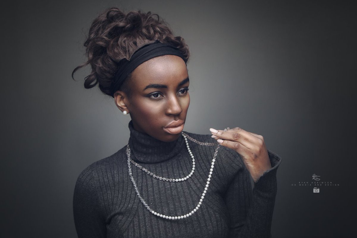 WeTalkPhoto's tweet photo. #photography with #model Nyasa at MPLS Photo Center - looking boss https://t.co/xNX3Y4QZUn