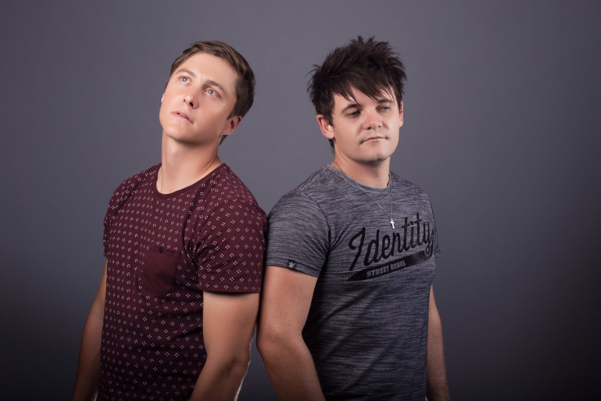 StarburstPromo's tweet photo. #Kuberklets ! CJ de Swardt vind #AllesEnMeer uit by die manne van @Rymstoff2 !
https://t.co/vZGgtHtChQ https://t.co/5f9af2ytxJ