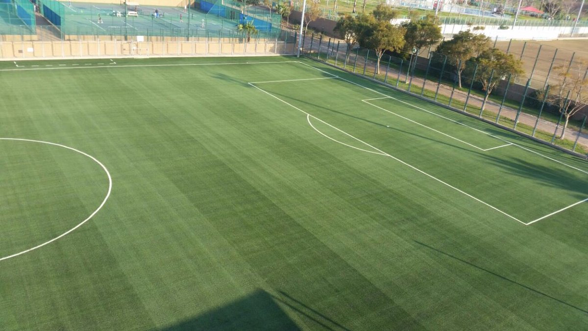 Custumor Henko A&amp;T Makes perfect footbal field ready 👍👍 with the best glue ,tape ,Brush , and special knive's 😎👊